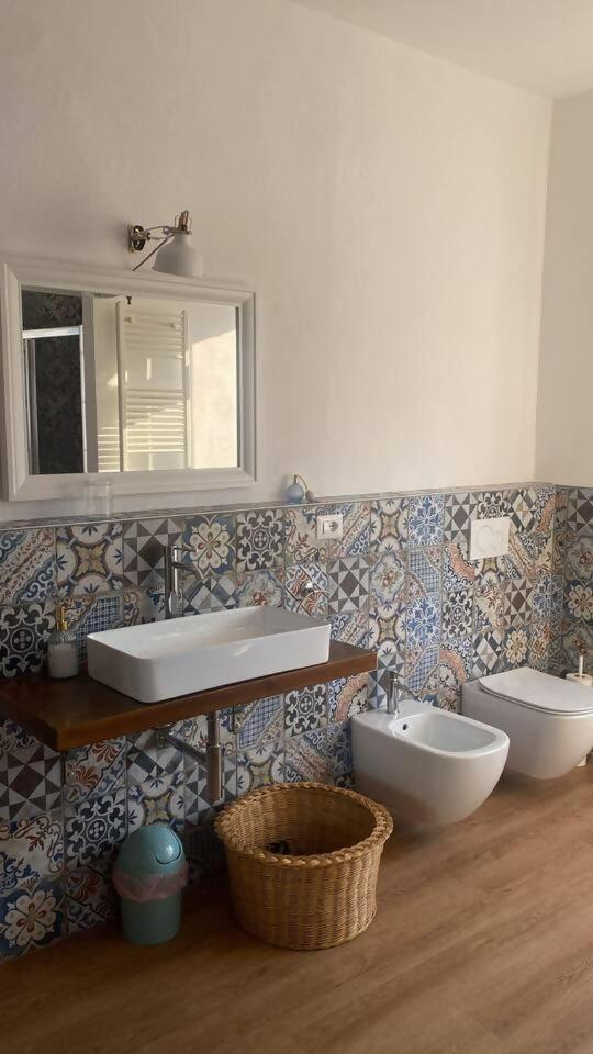 Charme Nel Borgo Appartamento Lina Corniglio Extérieur photo
